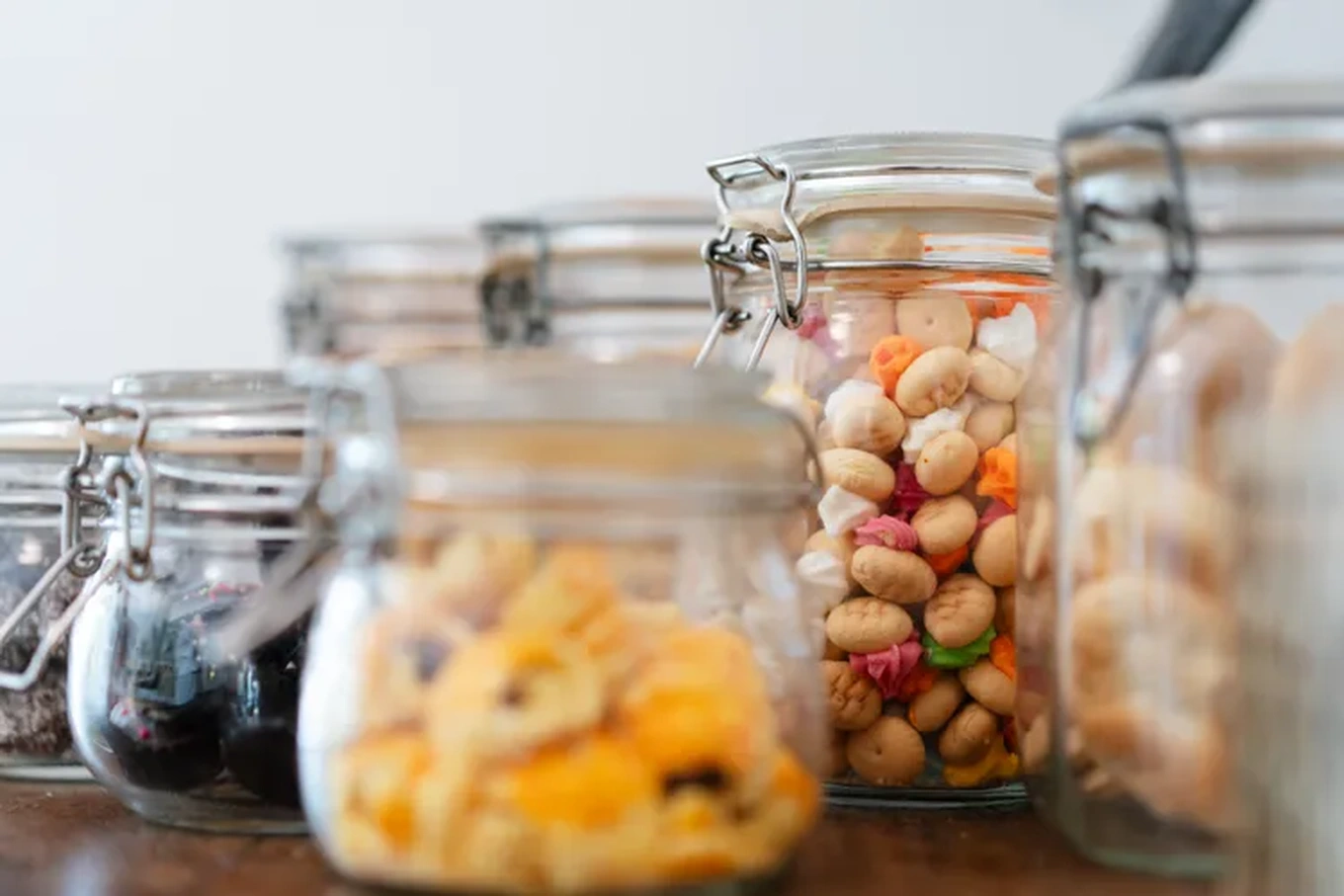 Nóc tủ lạnh như một không gian “ngoài tầm với” của trẻ nhỏ